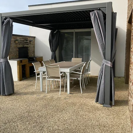 別荘 Maison Avec Piscine Couverte Louannec